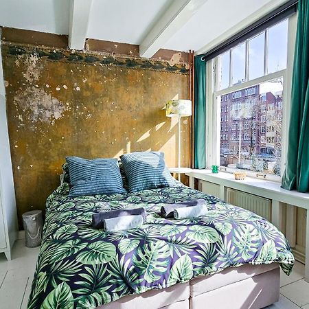 Large En-Suite Room In Historic Canalhouse From 1729 Ámsterdam Exterior foto