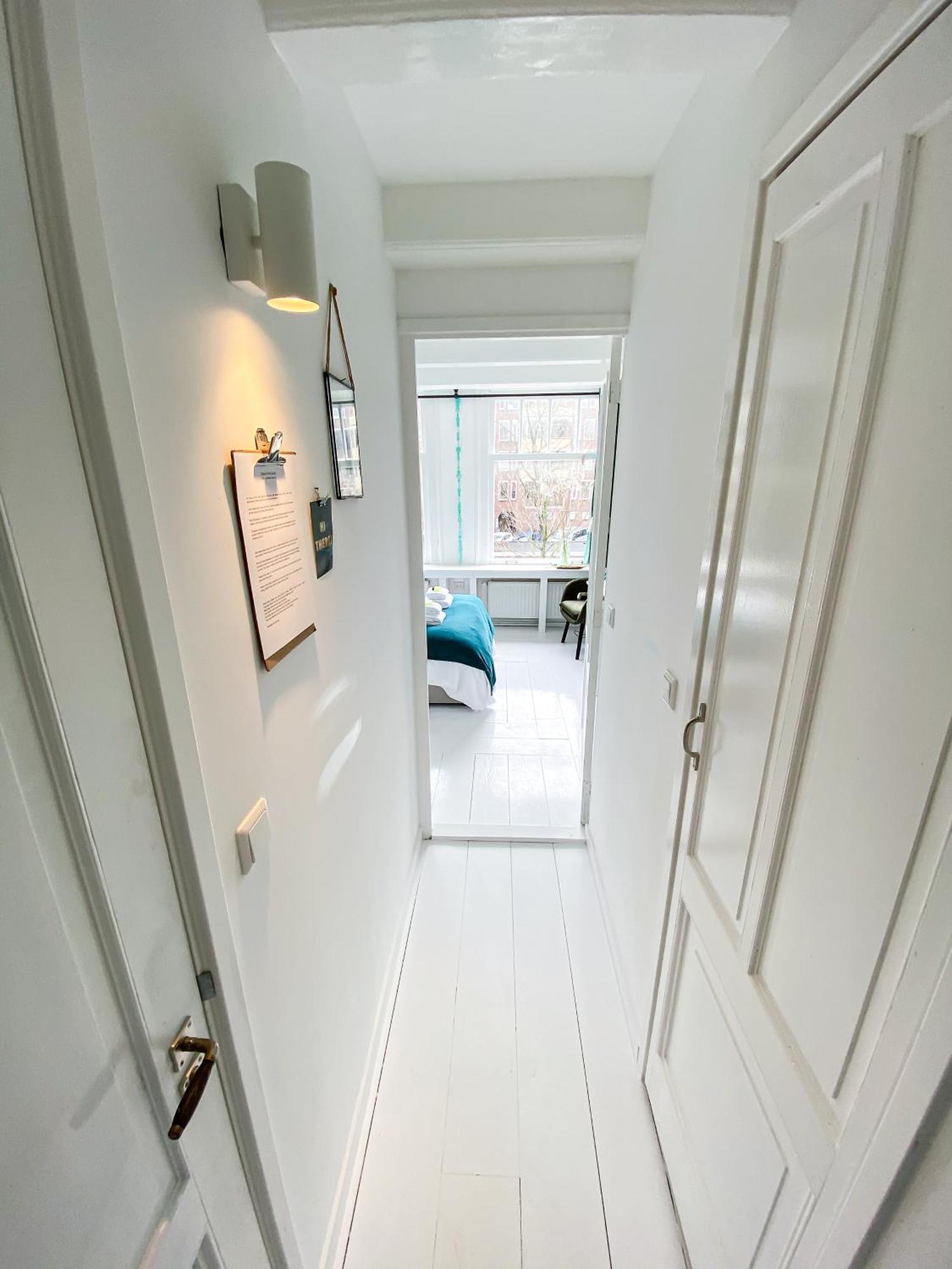 Large En-Suite Room In Historic Canalhouse From 1729 Ámsterdam Exterior foto