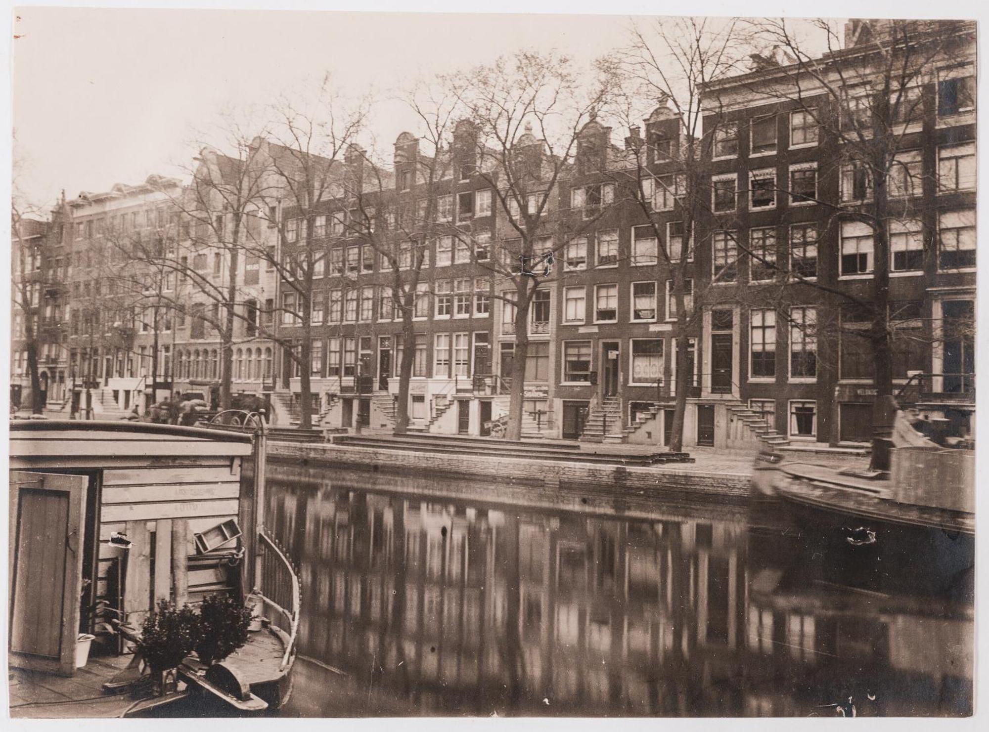 Large En-Suite Room In Historic Canalhouse From 1729 Ámsterdam Exterior foto