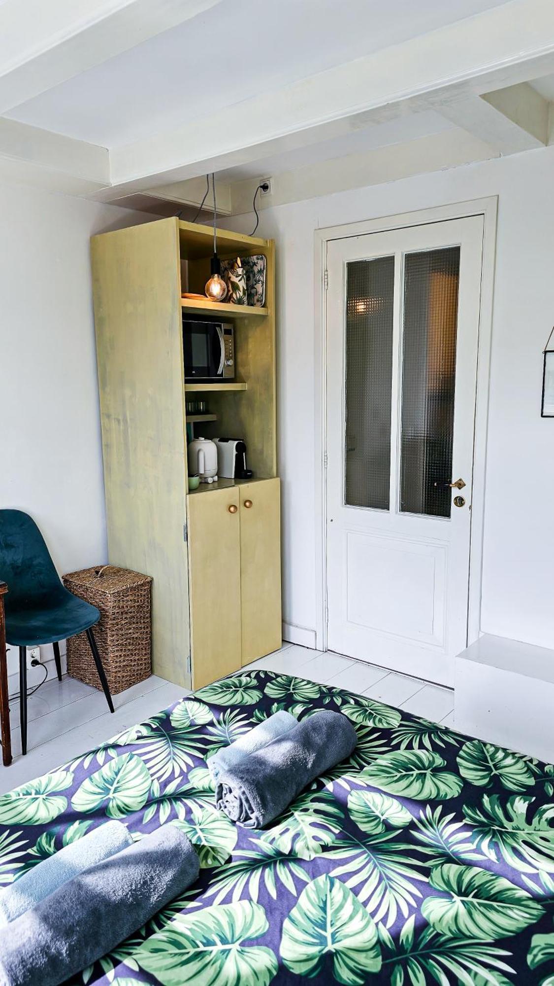 Large En-Suite Room In Historic Canalhouse From 1729 Ámsterdam Exterior foto