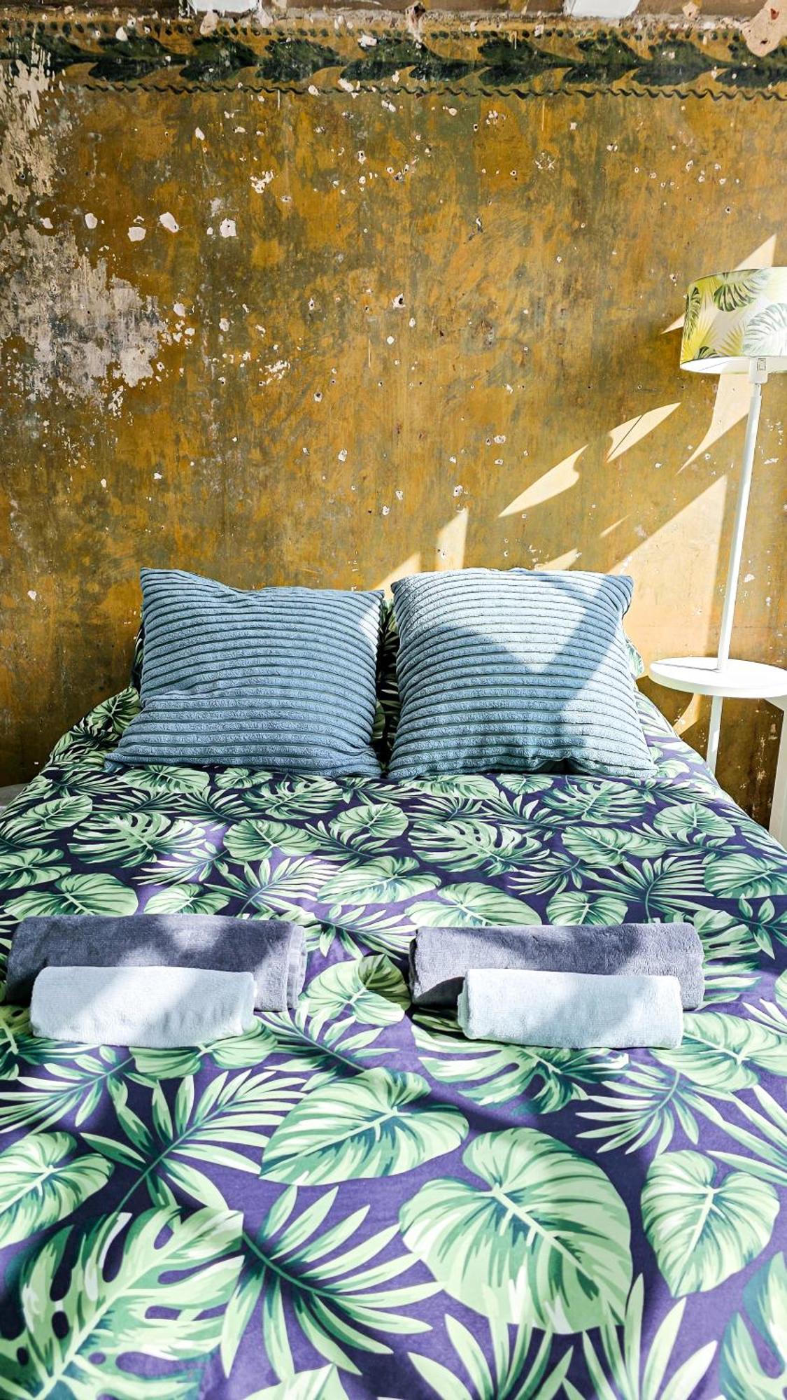 Large En-Suite Room In Historic Canalhouse From 1729 Ámsterdam Exterior foto