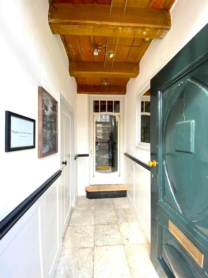 Large En-Suite Room In Historic Canalhouse From 1729 Ámsterdam Exterior foto